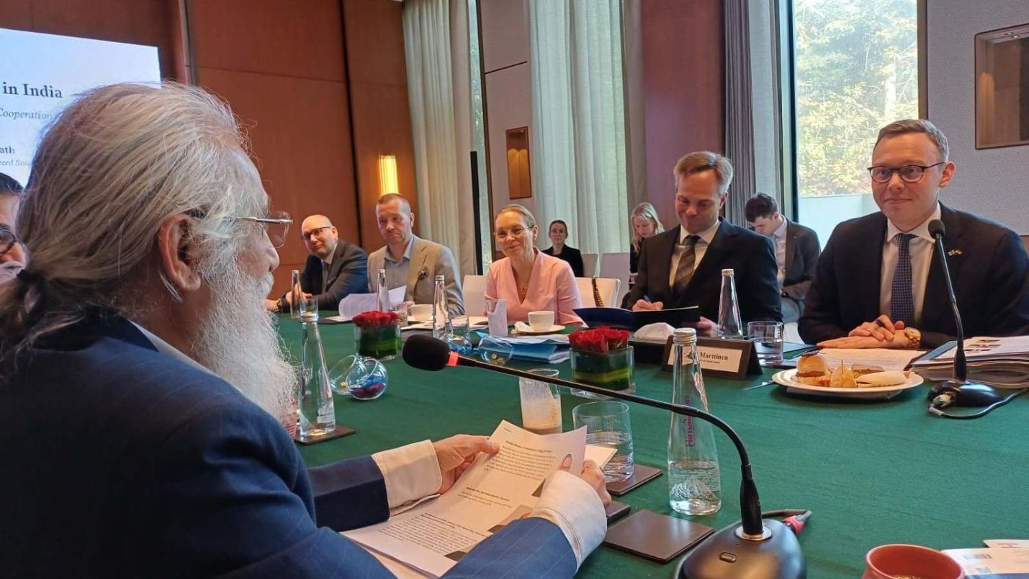 Työministeri Matias Marttinen osallistui Intian vierailullaan 4. maaliskuuta TFK:n järjestämään Deep Tech -sektorin tulevaisuutta ja maiden välistä yhteistyötä luotaavaan pyöreän pöydän keskusteluun Delhissä. Kuva: Liisa Toivonen