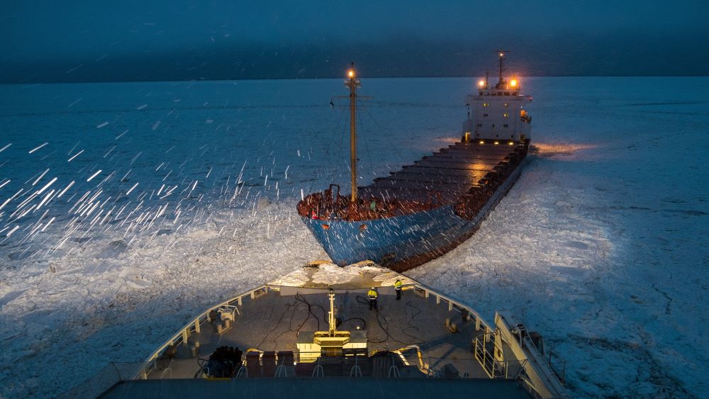 Arktinen tutkimustoiminta on tiede- ja teknologiapolitiikan painopistealue sekä Suomessa että Yhdysvalloissa. Kuva Tim Bird / Finland Image Bank.