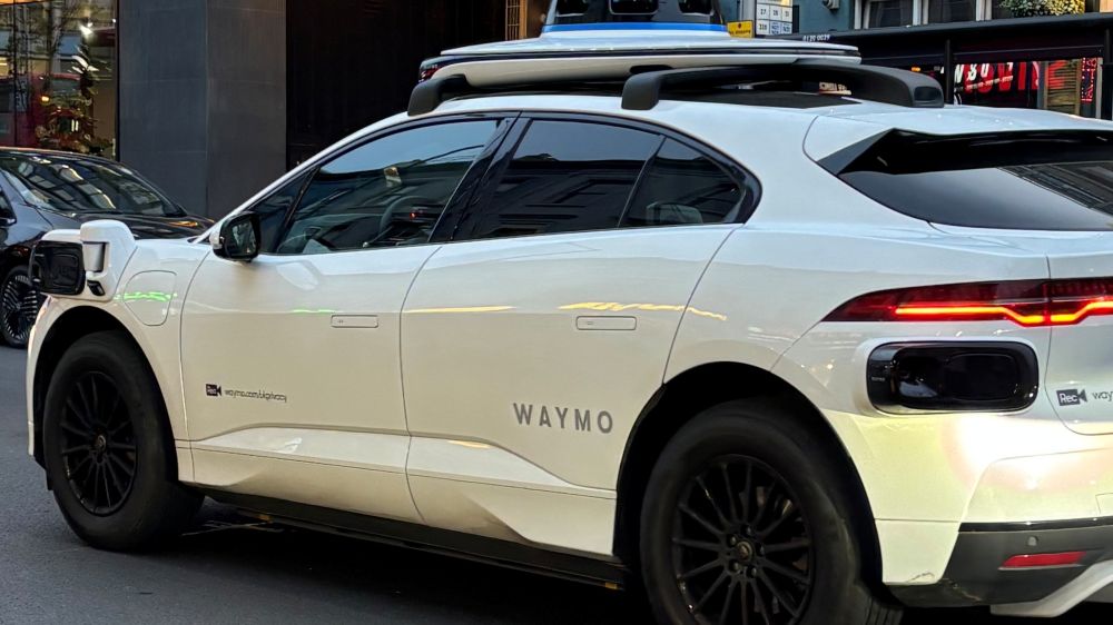 Waymo on aloittanut automaattisten robottitaksien testauksen Lontoossa. Tavoitteena on ottaa taksipalvelu käyttöön jo tänä syksynä. Kuva: Birgitta Vuorinen