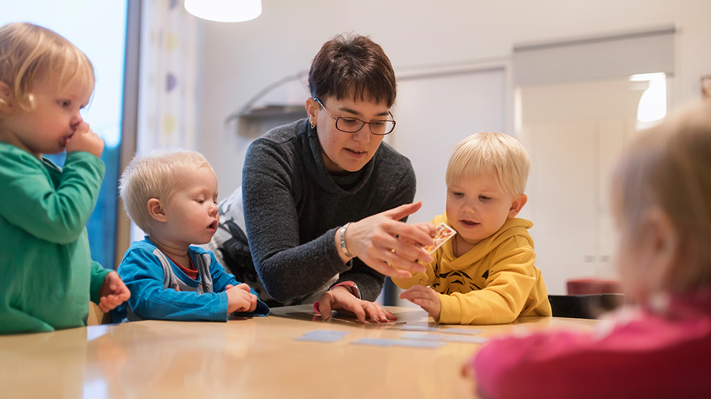 Varhaiskasvatuksen Koulutusten Kehittämissuositukset Julkaistiin - OKM ...